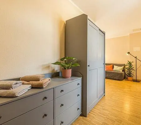 Stadtgut Moelkau 公寓 *